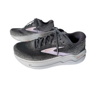 Brooks Ghost Max 2 Gray Ebony Sweet Lavender Woman’s Size 8 D Wide